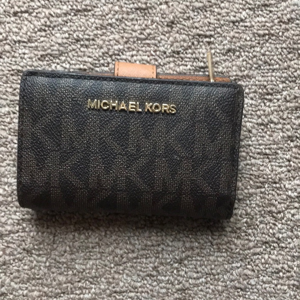 Michael kors wallet